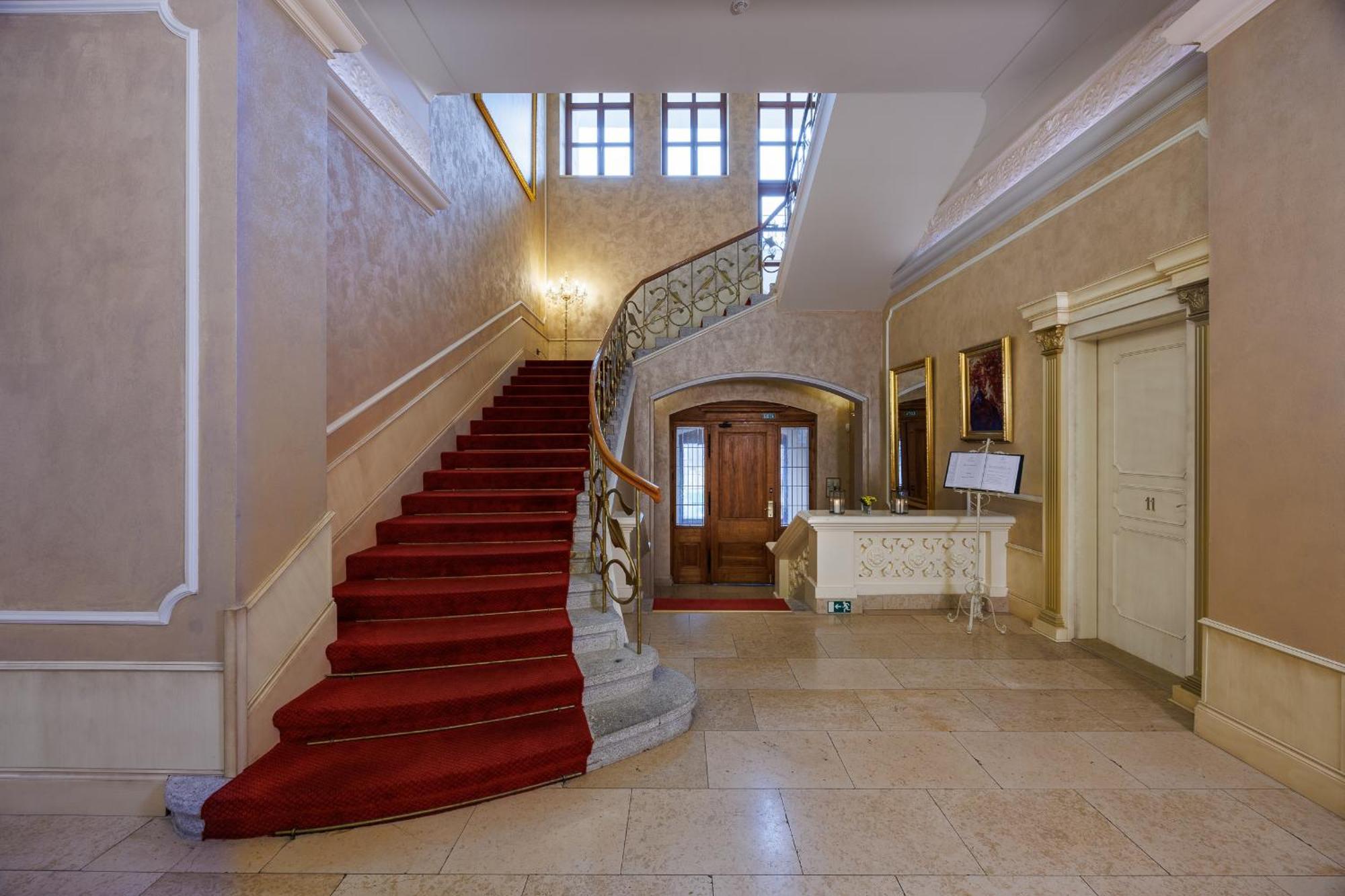 Hotel Chateau Cihelny Карловы Вары Экстерьер фото